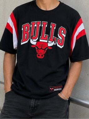 NBA Chicago Bulls T-shirt size Small